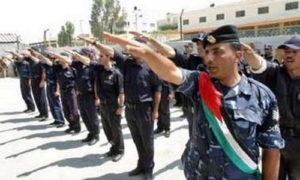 Saluto fascista della polizia palestinese (West Bank)