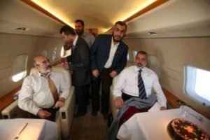 I leader di Hamas nel lusso dei loro jet privati