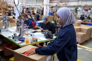 Impiegata palestinese in una azienda israeliana nella West Bank