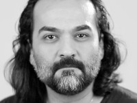 Critica il regime per la condizione della donna in Iran: arrestato il cantante Yaghma Golrouee