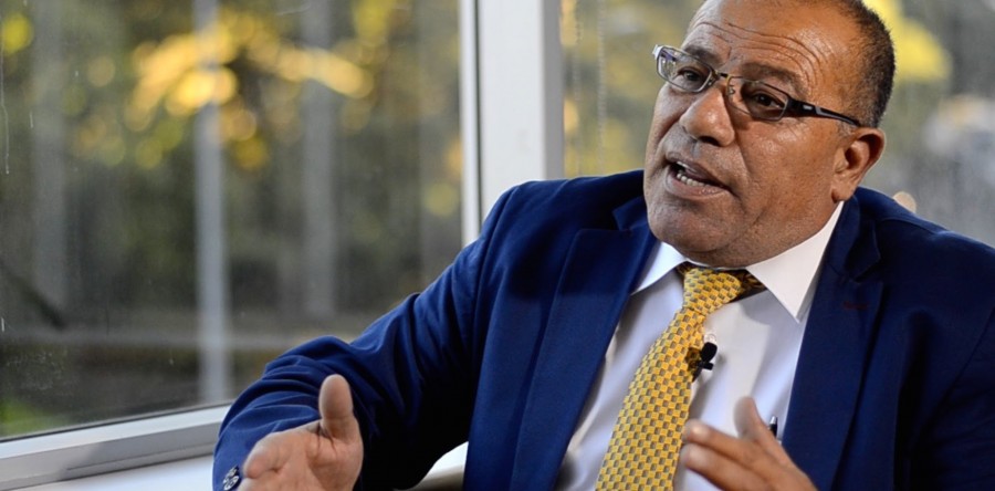 Attivista palestinese minacciato da gruppi anti-israeliani durante una conferenza a Chicago