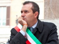 Ucei e Comunità ebraica di Napoli contro il sindaco De Magistris: “No alla cittadinanza onoraria ad un terrorista palestinese”