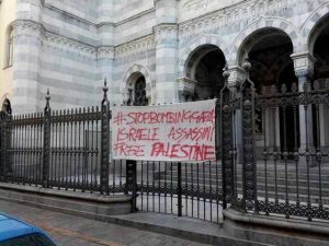 Striscione contro Israele sulla sinagoga di Vercelli, assolti perché “non fu odio razziale”