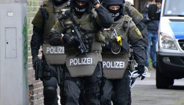 Germania, agenti iraniani arrestati: controllavano obiettivi israeliani