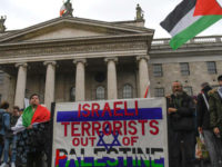 L’antisemita di oggi boicotta Israele e piange gli ebrei morti nella Shoah