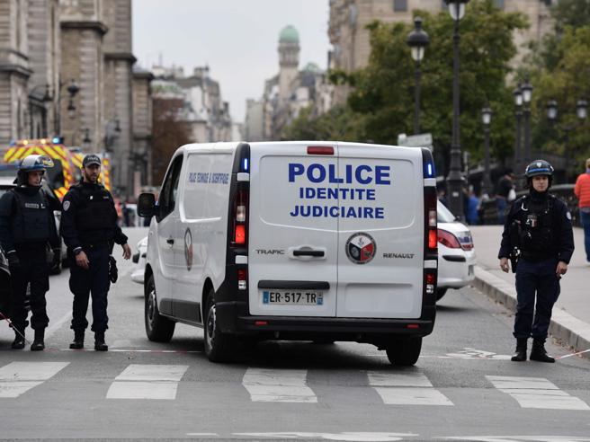 Strage prefettura Parigi terrorismo