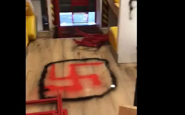 Antisemitismo in Francia, vandalizzato ristorante kasher a Parigi