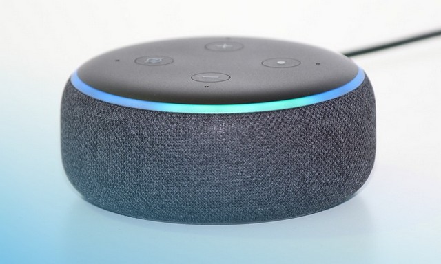 Alexa è antisemita, lo affermano quattro deputati del Regno Unito