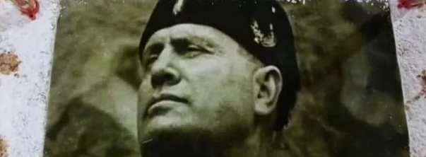 Nella quarta Municipalità di Napoli si festeggia con la torta di Mussolini