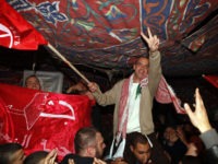 Israele espelle Salah Hamouri, “avvocato” e terrorista, eroe per i palestinesi