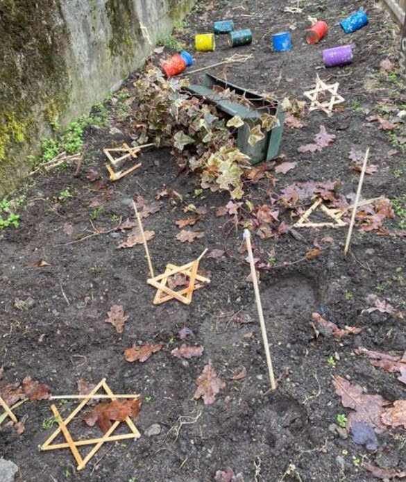 Sondrio, distrutto l’orto-giardino della Memoria della Shoah