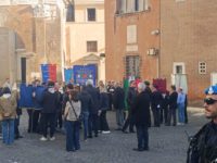 Roma, quartiere ebraico, commemorazione 16 Ottobre: l’ANPI si presenta e viene contestata